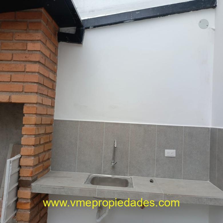 HERMOSA CASA EN VENTA EN CUENCA SECTOR LA CASCADA ICASAS