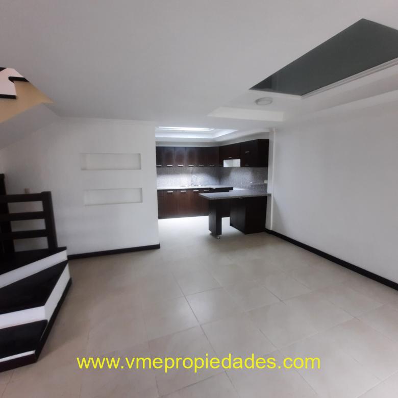 casa en venta en cuenca VIP Sector Oro Verde