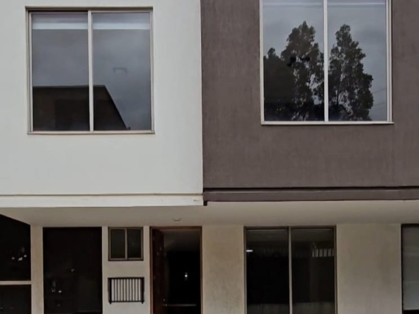 Hermosa casa en venta en Cuenca sector Av. el Migrante