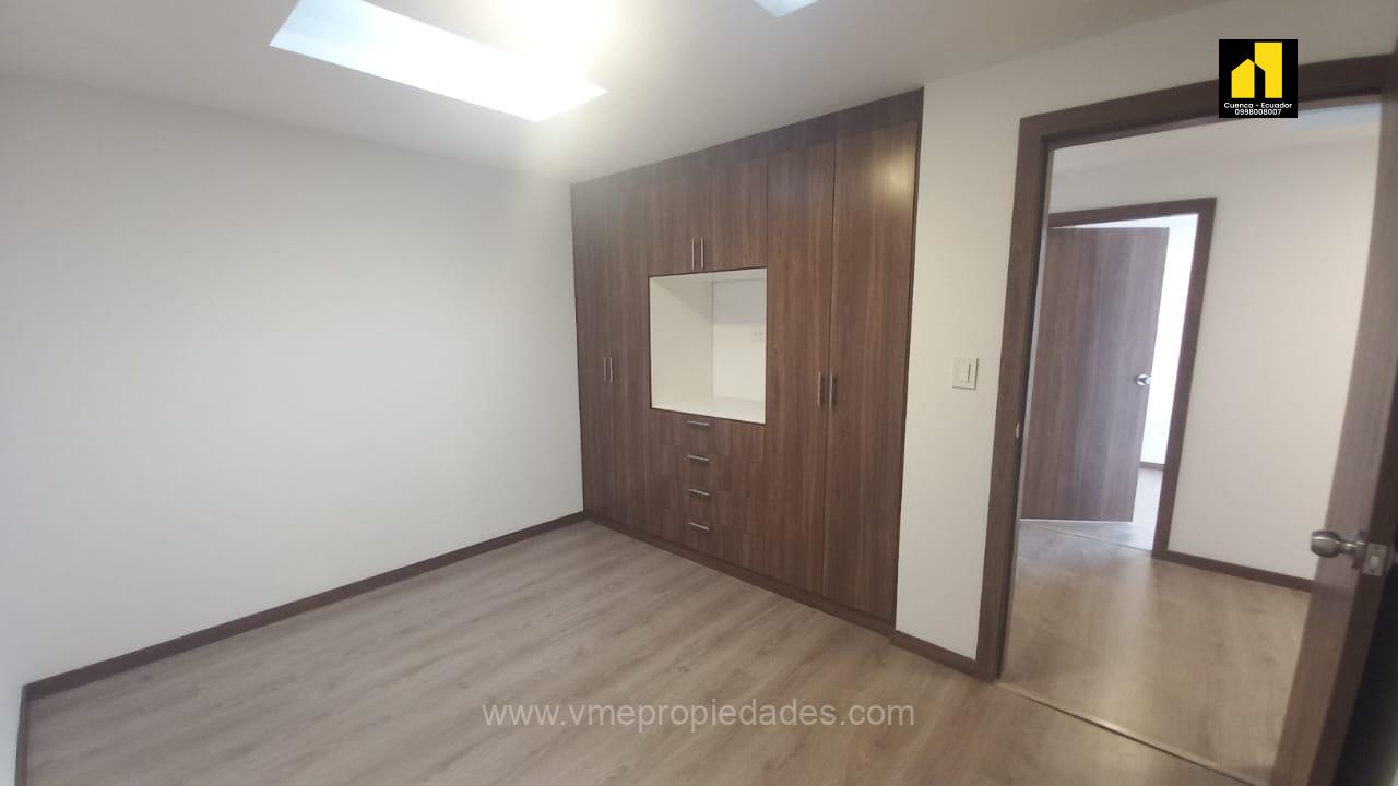 Venta de casa en Cuenca aplica crédito Vip sector cerezos