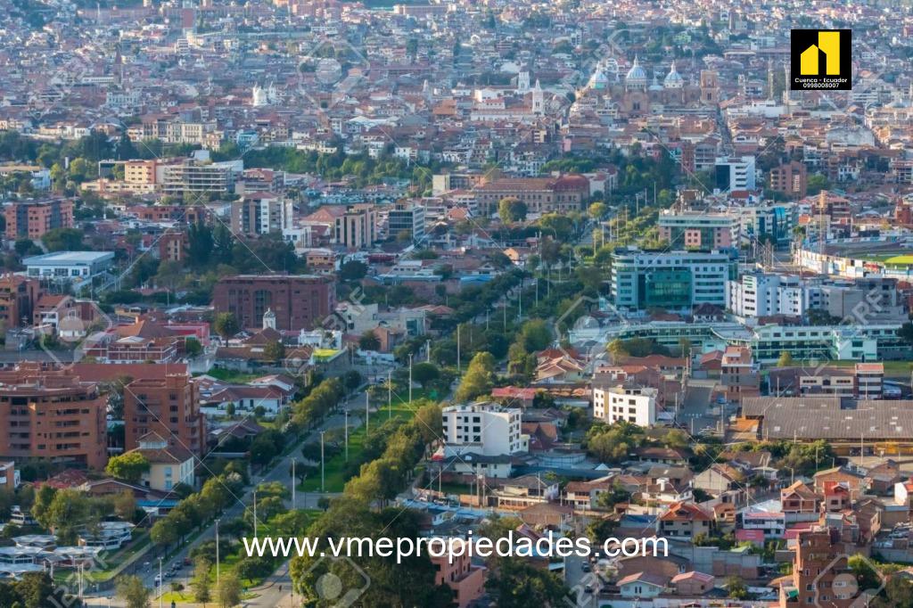 CASAS EN VENTA AV SOLANO CUENCA
