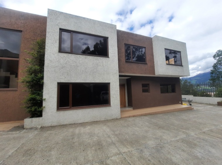 Hermosa casa en venta en Cuenca oportunidad