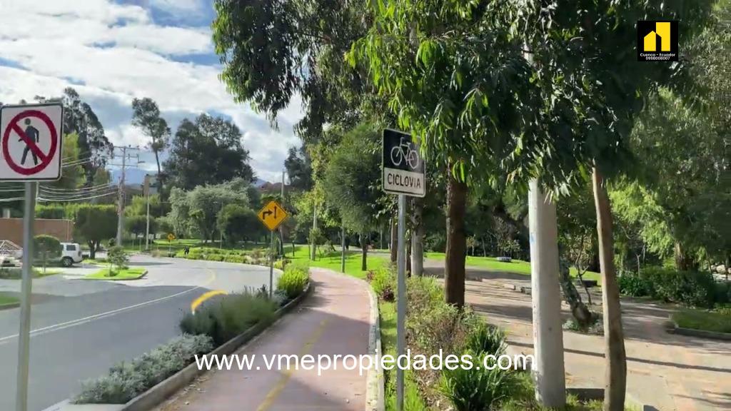 CASAS EN VENTA 1 DE MAYO CUENCA