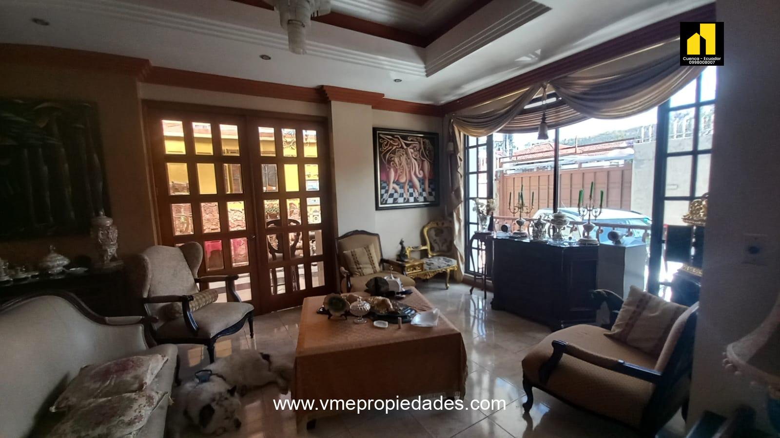 CASA CON TERRENO GRANDE EN VENTA DE LUJO