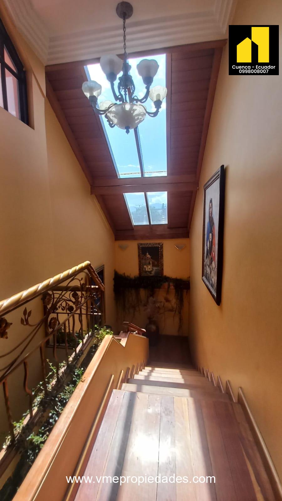 CASA CON TERRENO GRANDE EN VENTA HERMOSA