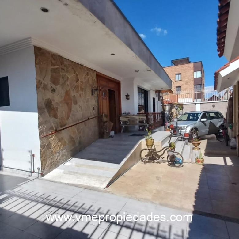 CASA CON TERRENO GRANDE OPORTUNIDAD PLUSVALÍA OLX