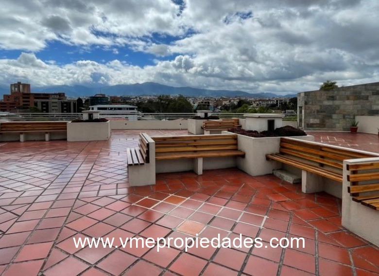 DEPARTAMENTO 12 DE ABRIL CUENCA CON TERRAZA