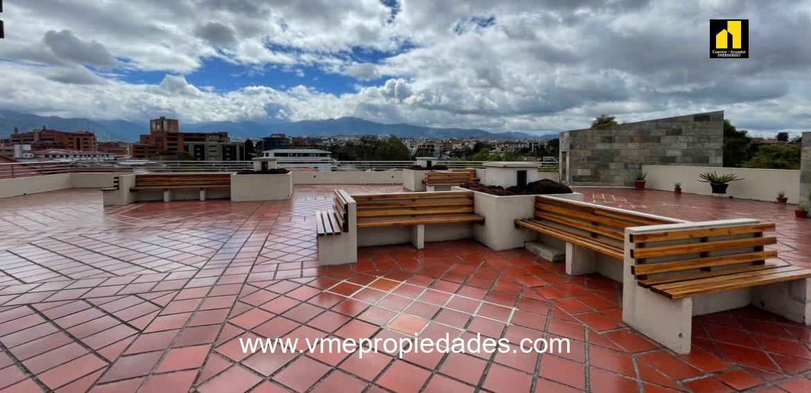 DEPARTAMENTO 12 DE ABRIL CUENCA CON TERRAZA