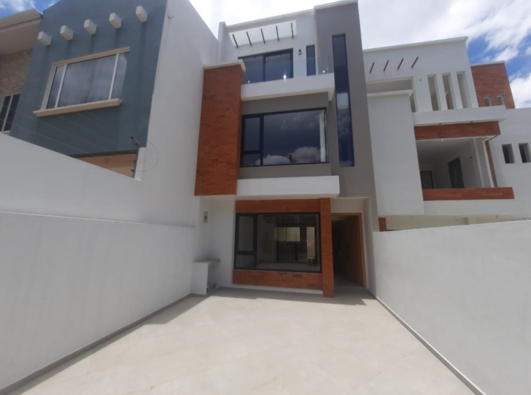 CASA CRÉDITO VIP RACAR CUENCA SANTA ANA