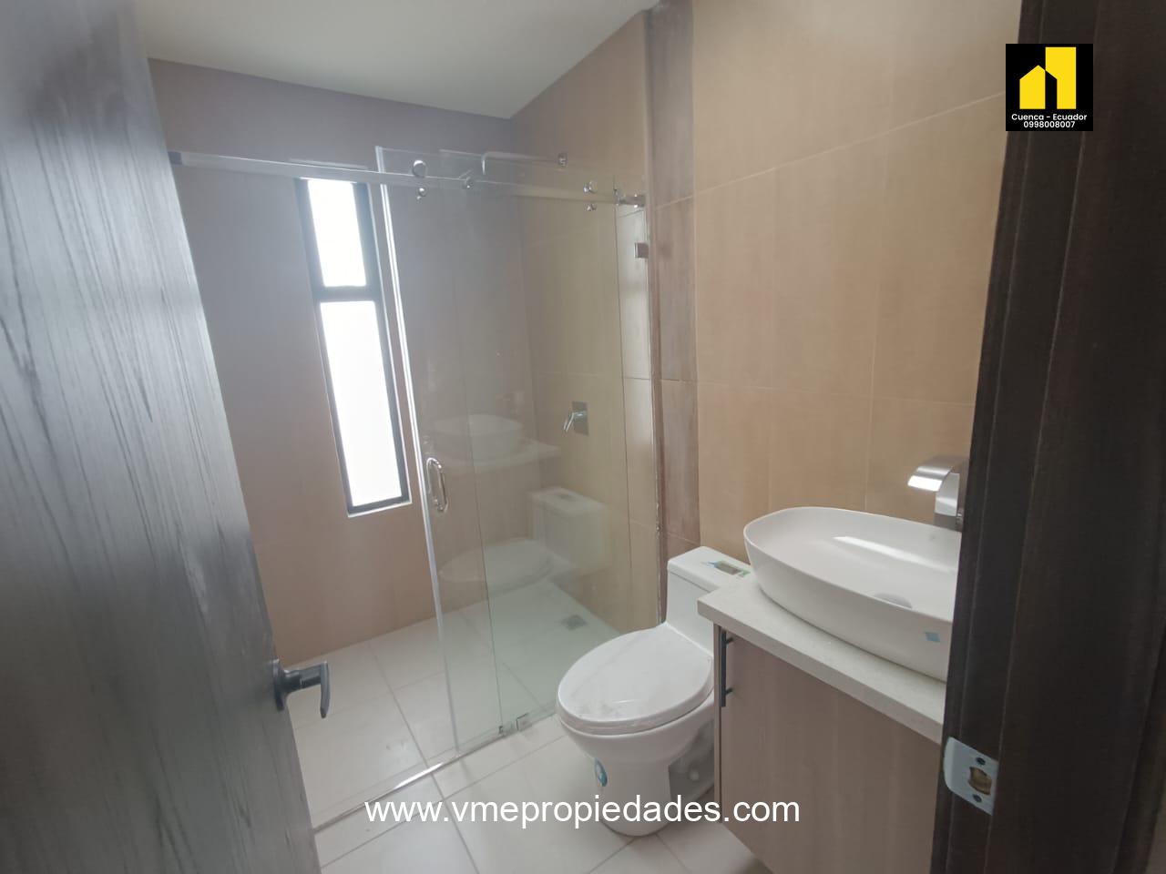 CASA EN VENTA EL TEJAR CUENCA BAÑOS AMPLIOS